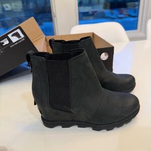 Sorel Joan of Arctic Wedge II Chelsea, Black, Women's size 9 NWT